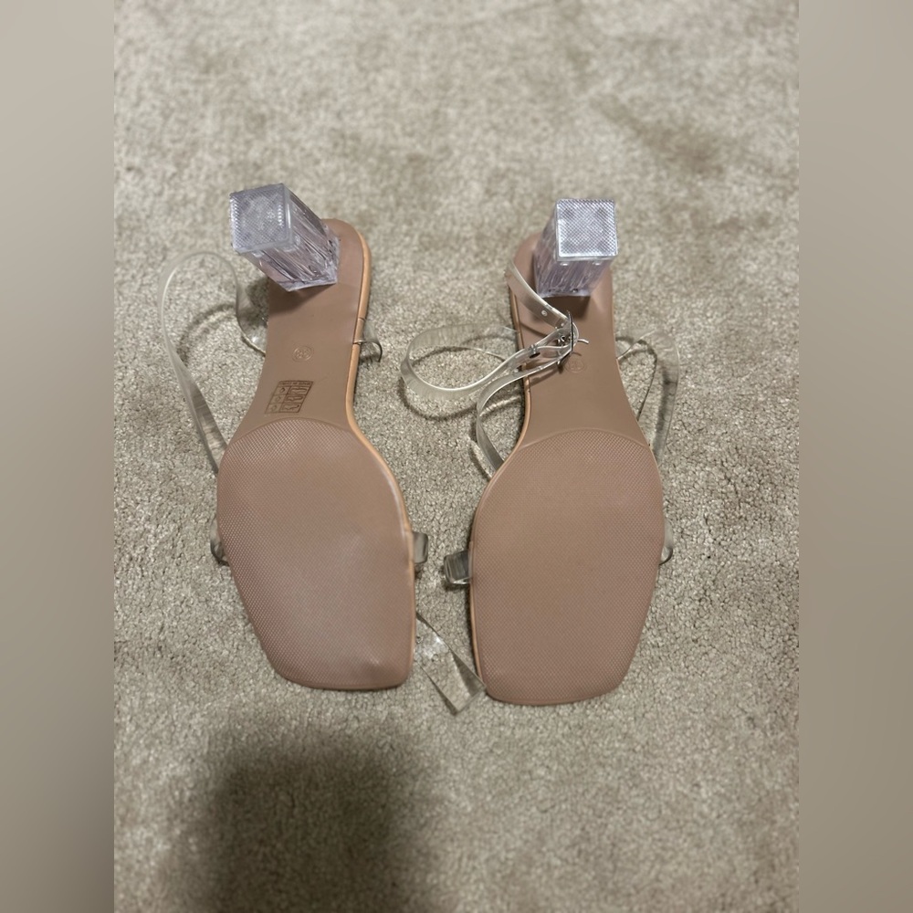 size 7 fashion nova heels! - Picture 2 of 2